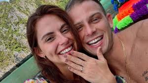 Noivo de médica morta em incêndio na Tailândia desabafa sobre o ocorrido:  'acordados pelo inferno'