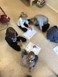 Bilda Ord Med Blue Bot Programmering Trana Symboler