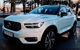 2019 Volvo Xc40 Review Slashgear Volvo Volvo Suv Volvo Cars