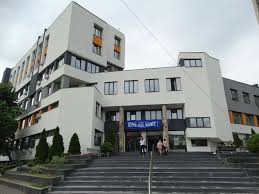 În romania principalele universități care oferă studii de nivel universitar pentru obținerea licenței în medicină. Zilele UniversitÄƒÅ£ii De MedicinÄƒ Si Farmacie 47 De Ani De InvÄƒÅ£Äƒmant Medical La Craiova Cuvantul LibertÄƒÅ£ii