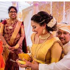 32 Magnificent South Indian Bridal Hairstyles Shaadiwish Indian Bridal Hairstyles Indian Wedding Hairstyles South Indian Wedding Hairstyles