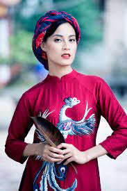 Cô từng được biết đến với vai nhân trong phim thương nhớ ở ai của đạo diễn lưu trọng ninh. Diá»…n Vien Ngá»c Anh ThÆ°Æ¡ng Nhá»› á»Ÿ Ai Ä'áº¹p Láº¡ Vá»›i Ao Dai Ca Tinh