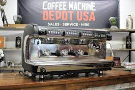 Espresso from pressure coffee makers has an intense and deep taste and a foam called crema, that forms on the top. La Cimbali M39 Gt Dosatron 3 Gruppe Hohe Tasse Kommerzielle Espresso Kaffee Maschine Ebay