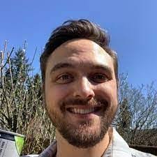 Derek Lockett's Instagram, Twitter & Facebook