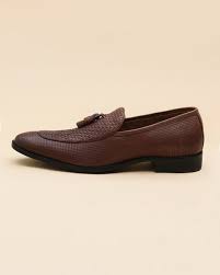 It is one of the couple's favorite wedding games played at wedding receptions. What Is The Best Shoe Game Question For A Wedding Quora