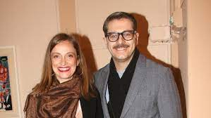 Maybe you would like to learn more about one of these? Prwina Paixnidia Me Agkalies Kai Filia H Lena Drosakh Fwtografizei Ton Ale3andro Mpoyrdoymh Na Paizei Me Ton Gio Toy Bovary