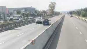 Evoluzioni, colpi di clacson e anche tante maledizioni arrivate da chi si è trovato improvvisamente davanti il. Jre Jysdryavgm