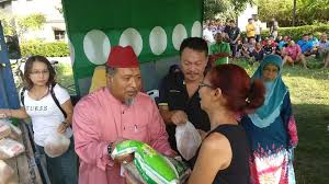 He was born in january 1961 and now he was 54 years old who have own oil and gas business. Haziq Asyraf Jr Twitter àªªàª° Sementara Itu Kehadiran Tan Sri Mokhzani Mahathir Membantu Kempen Calon Pakatan Harapan Dun Tanjung Dawai Parlimen Merbok Malam Tadi Https T Co 26n1oe9e9m