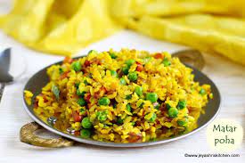 Matar Poha Recipe Easy Breakfast Recipes Jeyashri S Kitchen Poha Recipe Green Peas Recipes Cooked Breakfast