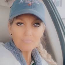 Heather Umphrey's Instagram, Twitter & Facebook