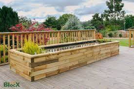 bassin sureleve en bois sur mesure bassin de jardin bassin idees etang