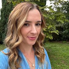 La cabaña (Crimen y misterio) : Preston, Natasha, Murillo Fort, Isabel:  Amazon.de: Books