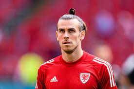 Gareth frank bale (born 16 july 1989) is a welsh professional footballer who plays as a winger for premier league club tottenham hotspur, on loan from real madrid of la liga. Bmzfa8tmuafdqm