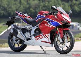 All new honda cbr250r datang dengan desain lampu depan ganda dan design fairing samping serta bodi belakang yang lebih agresif serta sporty yang mengambil design punya saudaranya yakni cbr1000rr. Honda Cbr250rr Bakal Tiba Hujung 2020
