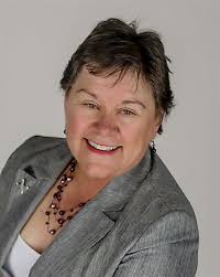 Woodland School District administrators recognize outgoing trustees