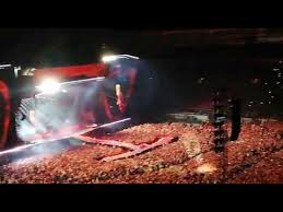 Pink Fliegt Durch Die Mercedes Benz Arena In Stuttgart Youtube