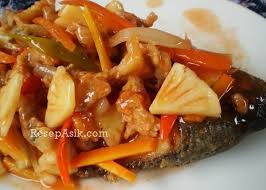Ikan dori fillet (bebas ikan apa saja bisa) lumuri air jeruk nipis•tepung terigu•tepung maizena•penyedap rasa•bawang bombay. Cara Membuat Gurame Asam Manis Dan Resep Gurame Goreng Tepung Asam Manis Lengkap Olahan Ikan Gurameh Masak Saus Asam Manis Dan M Saus Ikan Masakan Masakan Asia