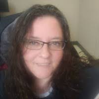 Holly Wardlaw's Instagram, Twitter & Facebook