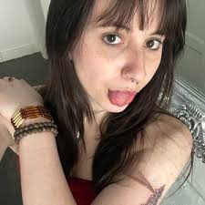 Bella (@bellawrightmusic)