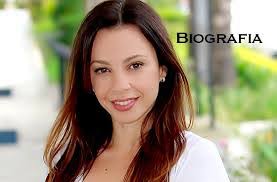 Carla Lins's Instagram, Twitter & Facebook