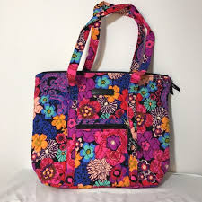 Jeden tag werden tausende neue, hochwertige bilder hinzugefügt. Vera Bradley Bags Vera Bradley Villager Shoulder Bag Floral Fiesta Poshmark