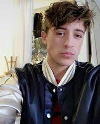 Lil kleine lil kleine in 2019 kapsels beroemdheden en lil kleine lil kleine in 2019 boy celebrities drawing het kapsel van 2018 youtube 76 Ideeen Over Lil Kleine Rappers Beroemdheden Knappe Jongens