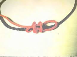 Suchst du eine fachkundige vorlagen um aus einem lederband halsketten und. Verschiebbarer Knoten Fur Anhanger Verschiebbarer Knoten Lederband Knoten Armband Knoten