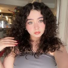 Emily Barraza's Instagram, Twitter & Facebook