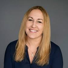 Renee Morin's Instagram, Twitter & Facebook