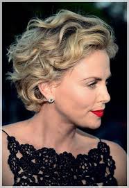 Wavy hair is always appreciating hair structure for all kinds of hairstyles. Party Hairstyles 2019 Trends And Photos 2019partyhairstyles Partyhairstyles Partyhairstylesfo Short Wavy Hair Blonde Wavy Hair Curly Hair Styles Naturally