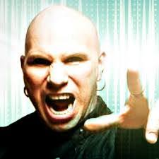 Kelly Marlow's Instagram, Twitter & Facebook