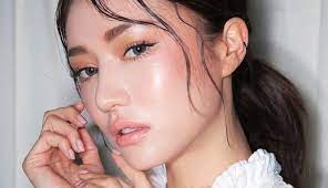 Korean Makeup Trends 2020 Base Eyes And Lips Looks To Try New Shade You Must Have Daily Vanity Asian Makeup Makeup Trends American Makeup