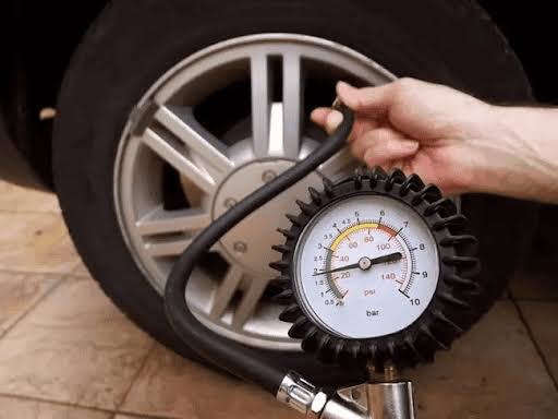 Lý giải tại sao không nên bơm lốp xe máy quá căng