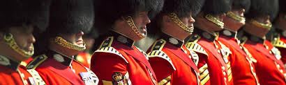 The queen's guard and queen's life guard (called king's life guard when the reigning monarch is male). Die Wachablosung London Informationen Visit Britain