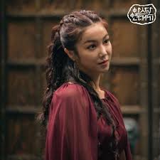 Kim made her debut in an online beauty contest in 2004, and began her acting career with a role in 2005 film voice. Photos New Kim Ok Vin Stills Added For The Upcoming Korean Drama Arthdal Chronicles Korean Drama Historical Korean Drama Kdrama Actors