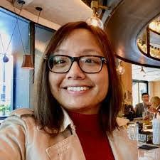 Tamara Collum's Instagram, Twitter & Facebook