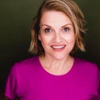 Collette Phillips's Instagram, Twitter & Facebook