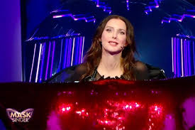 Les pronostics sont allés bon train sur twitter pour déterminer quelles célébrités se cachaient derrière les déguisements de mask singer. Mask Singer Bouche Etait Frederique Bel Regardez Son Demasquage Video