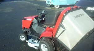 Il est adapté à des terrains à partir de 1500 m2 qu'ils soient plats ou accidentés. Troc Echange Tracteur Tondeuse Honda 2213 Sur France Troc Com