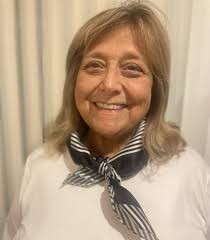 Deanna Arthur's Instagram, Twitter & Facebook