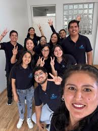 Feliz Día del Vendedor! Hoy celebramos no solo a quienes están en ventas,  sino a todos aquellos que, de manera indirecta, contribuyen a nuestra  misión. Cada uno de ustedes es una persona