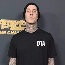 Aug 15, 2021 · travis barker has gotten back on a plane, conquering one of his biggest fears after extreme trauma, with the support of girlfriend kourtney kardashian. Myqixt5wfbxwgm