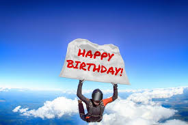 Gelukkige Verjaardag Vlag Bij Skydiving Mensen In Vrije Val Teampleat Skydiver Extreme Sport Stock Afbeelding Image Of Verjaardag Acrobatisch 166576537