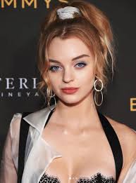 🌹The Redgrave Women! Natasha Richardson (left) with her grandmother,  Rachel Kempson, niece, Daisy Bevan, mother, Vanessa Redgrave and sister,  Joely Richardson, photographed by Annie Leibovitz at Natasha Richardson and  Liam Neeson's home