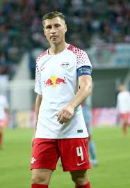 Willi thomas orban, имя при рождении — ви́льмош та́маш о́рбан (венг. Rb Leipzig English On Twitter Hasenhuttl Willi Orban Is A Crucial Part Of Our Team I M Very Happy That We Were Able To Extend His Contract Bvbrbl Https T Co Zbfniryqh6