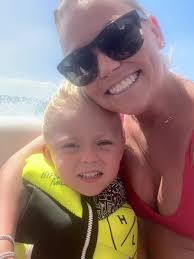 Kendall Klein's Instagram, Twitter & Facebook