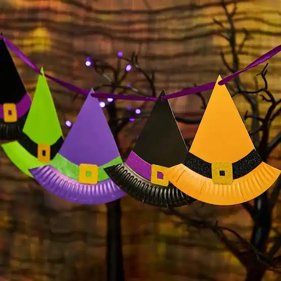 Paper Plate Witches Hat Bunting craft activity guide | Baker Ross