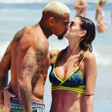 She was a showgirl in the italian satirical series striscia la notizia. Melissa Satta S Sporty Avatar Meet Besiktas Star Kevin Prince Boateng S Hot And Sexy Spouse Melissa Satta See Photos Football Photo Gallery India Com Photogallery