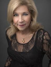 The Power of 100: 100 International Women Share Powerful Stories of How to  Stay Focused