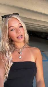 Jenna Crosby's Instagram, Twitter & Facebook